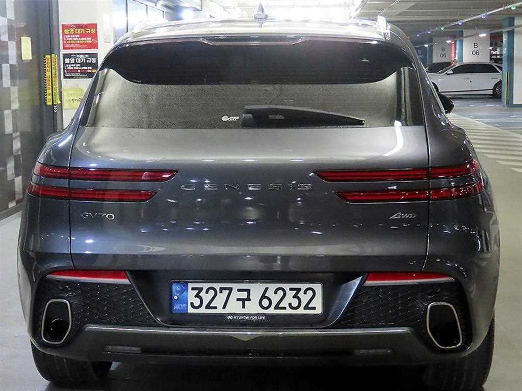 Genesis GV70 - Vista 5