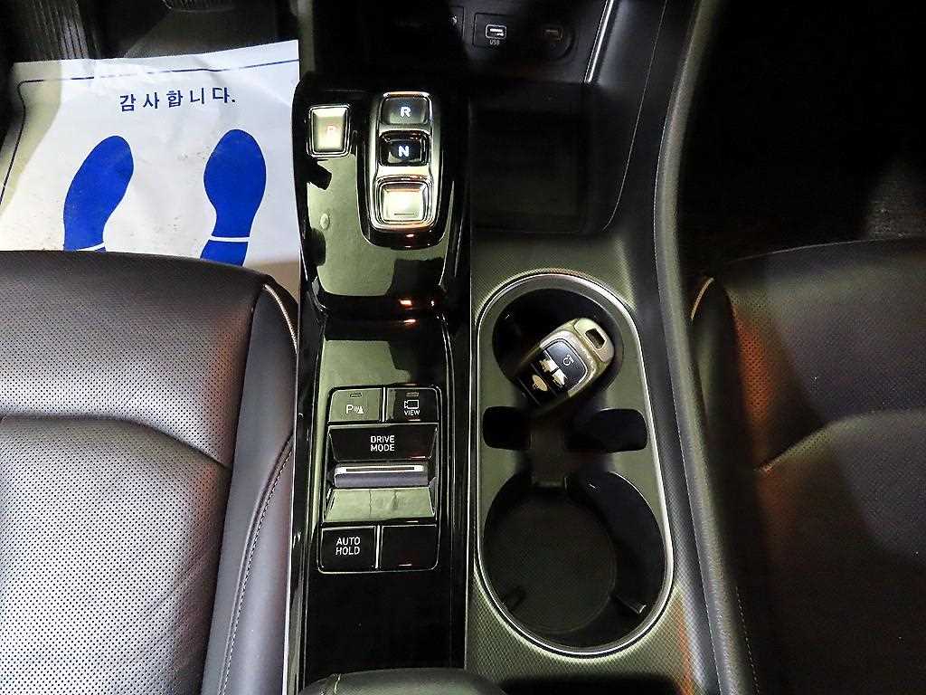 HYUNDAI Sonata - Vista 12