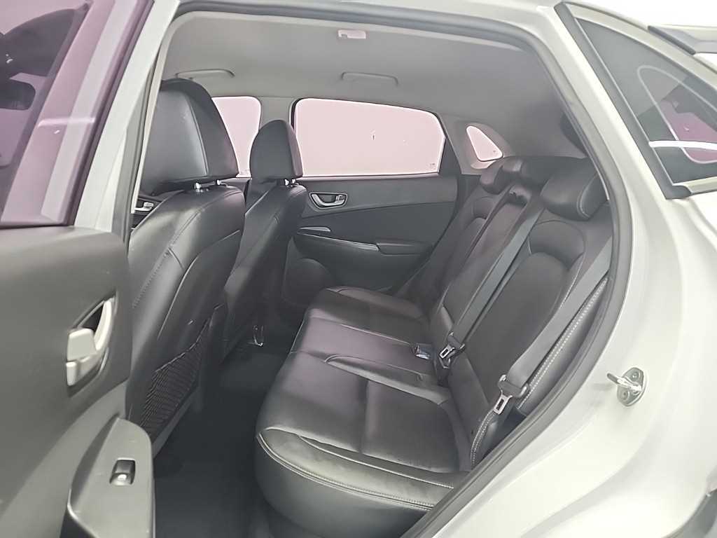 HYUNDAI Kona - Vista 12