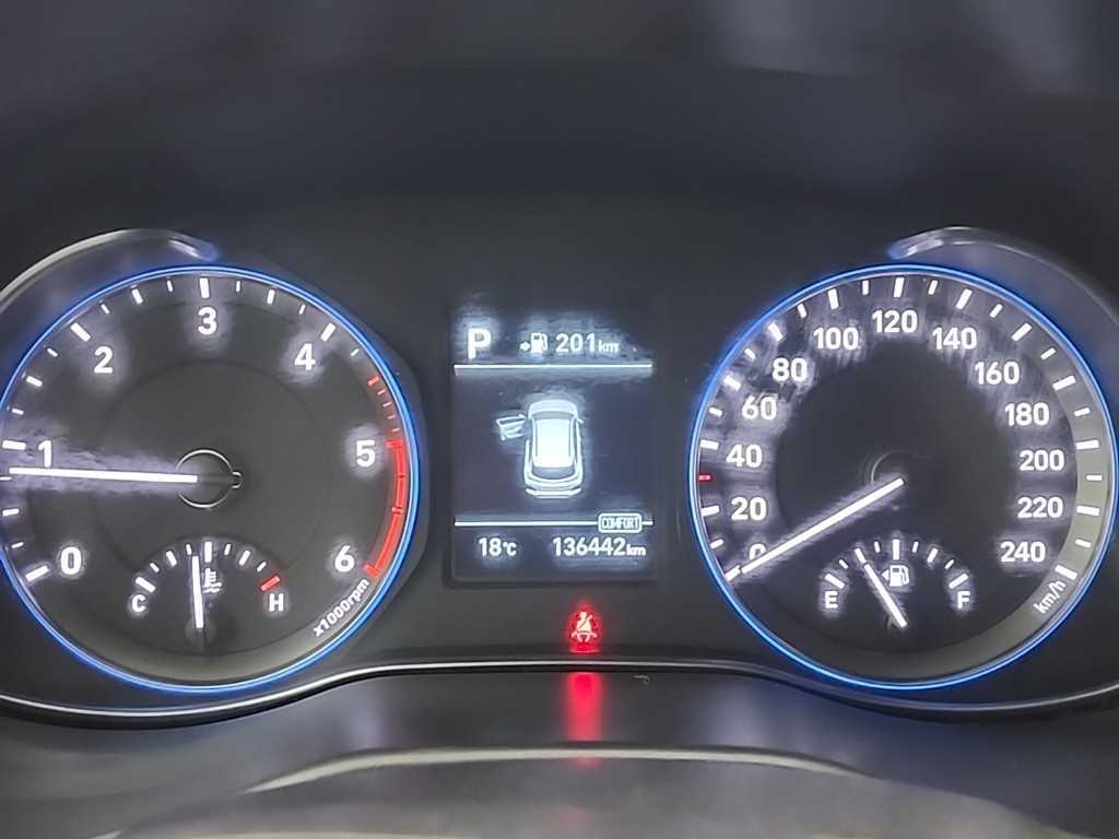 HYUNDAI Kona - Vista 6