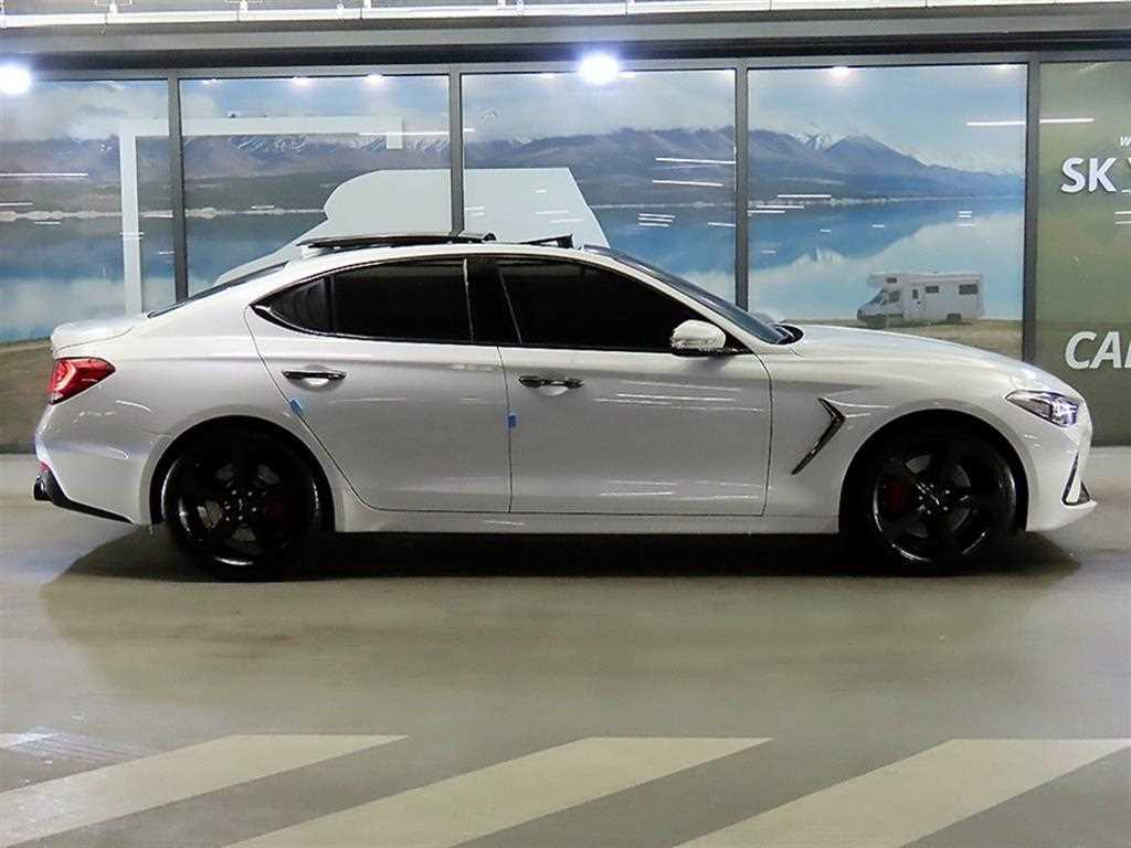 Genesis G70 - Vista 3
