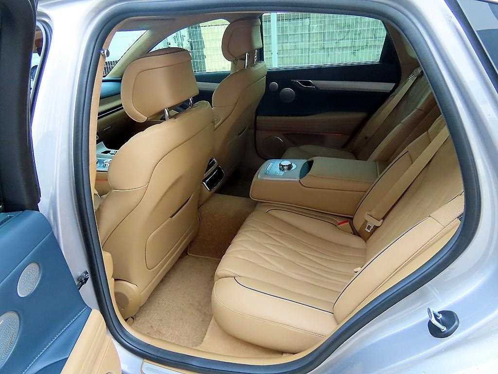 Genesis G80 - Vista 6