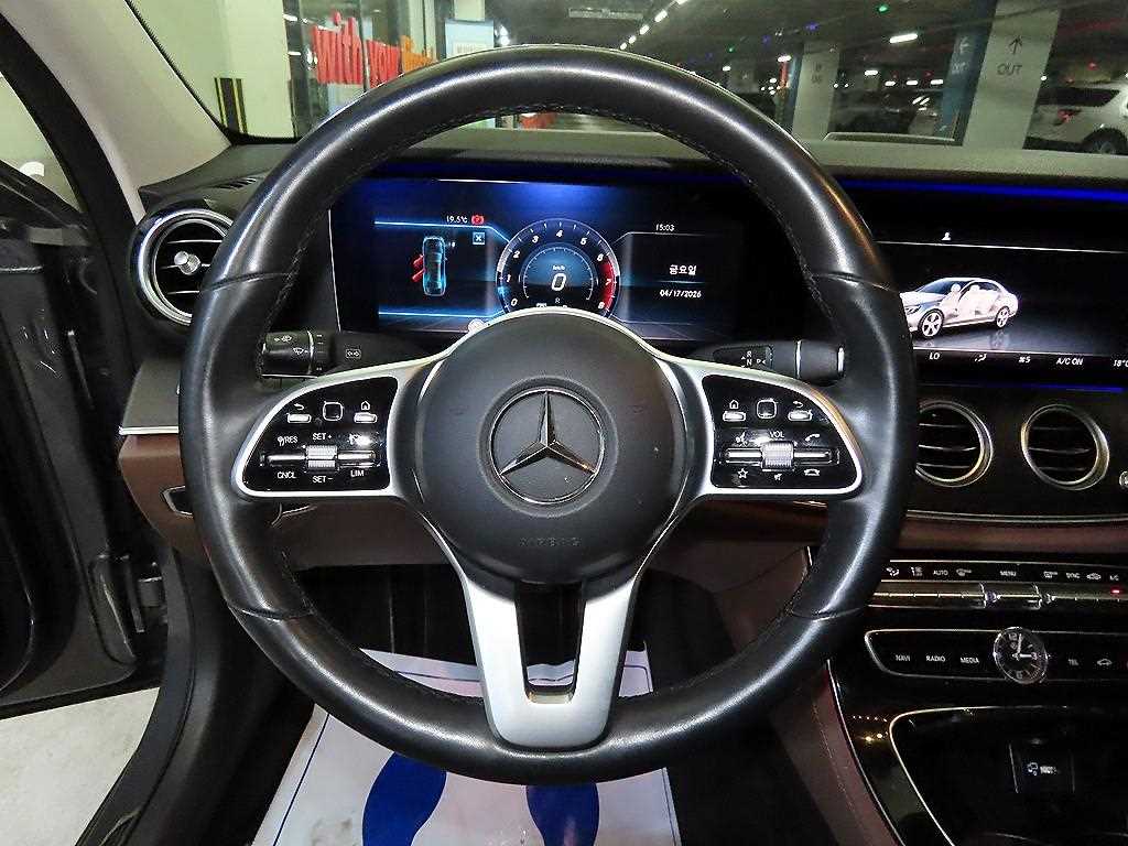 Mercedes Benz E class - Vista 11