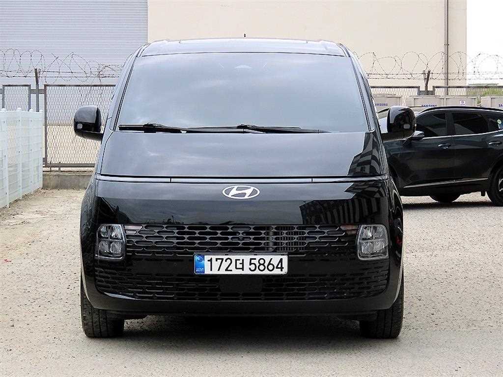 HYUNDAI Staria - Vista 2