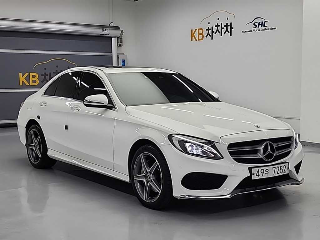 Mercedes Benz C Class - Vista 4