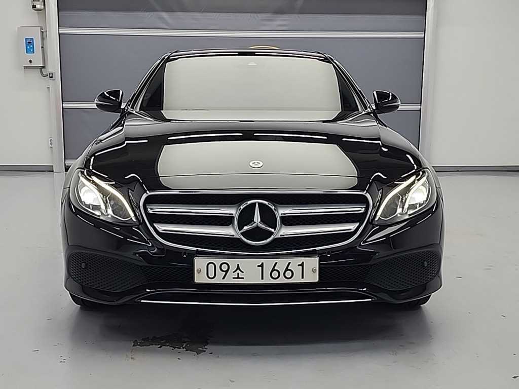 Mercedes Benz E class - Vista 2