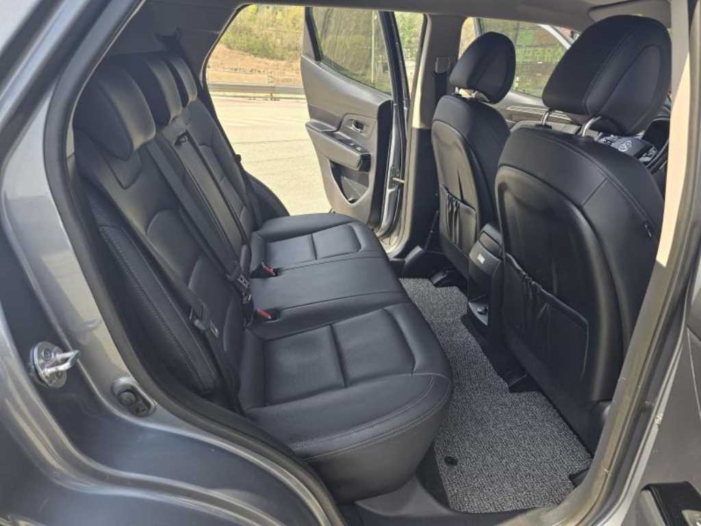 Ssangyong Korando - Vista 12