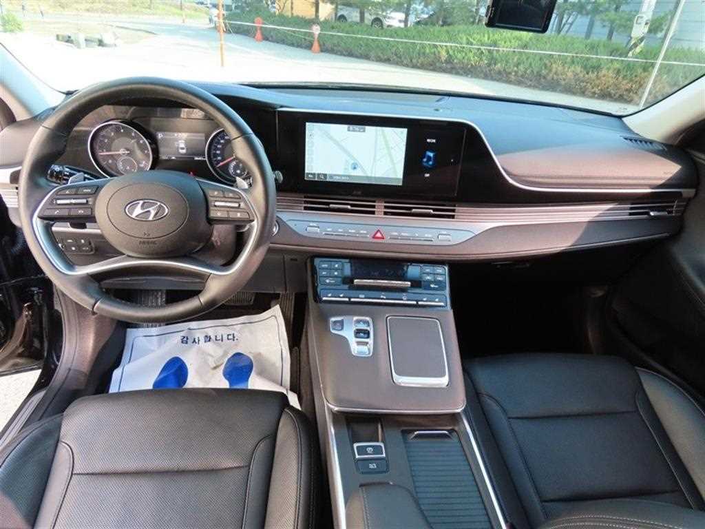 HYUNDAI Grandeur - Vista 8