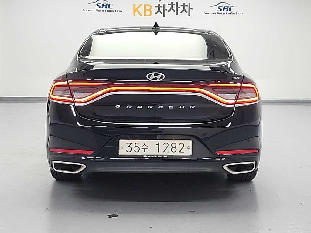HYUNDAI Grandeur - Vista 3