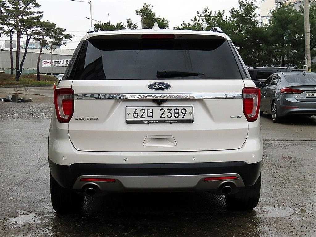 Ford Explorer - Vista 4