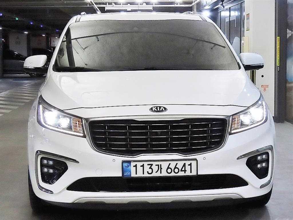 KIA Carnival - Vista 2