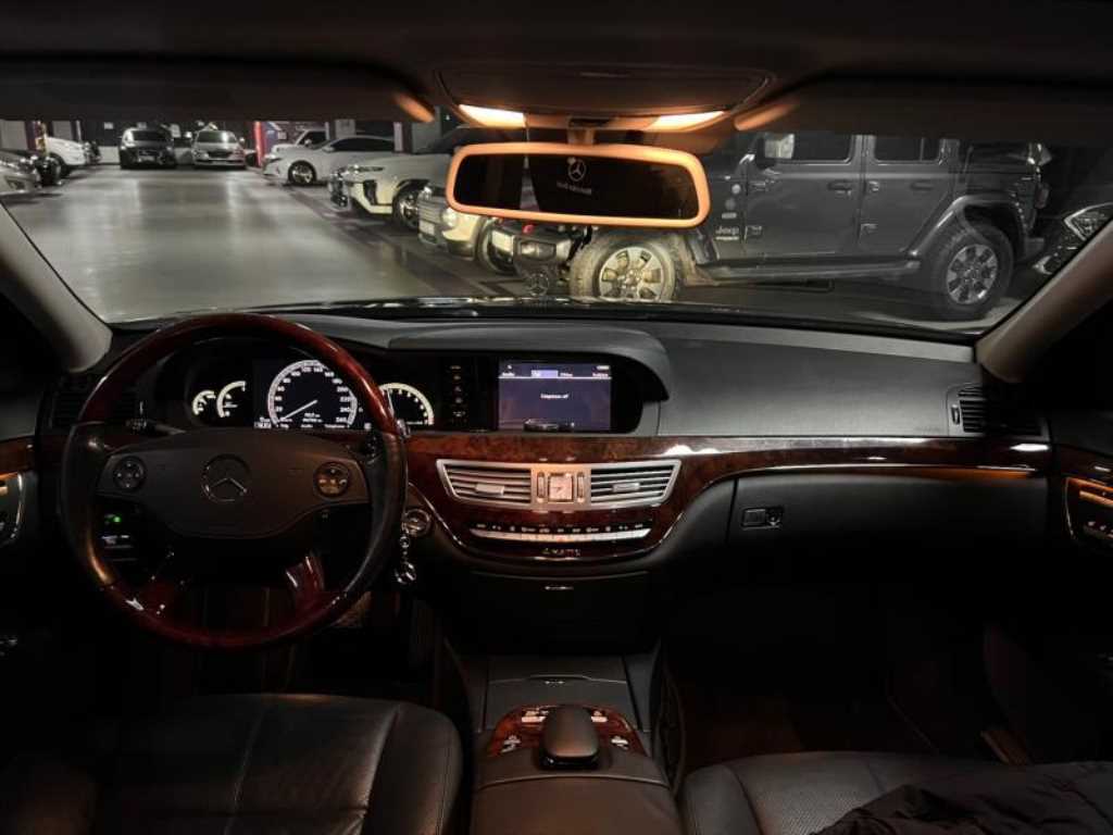 Mercedes Benz S Class - Vista 9