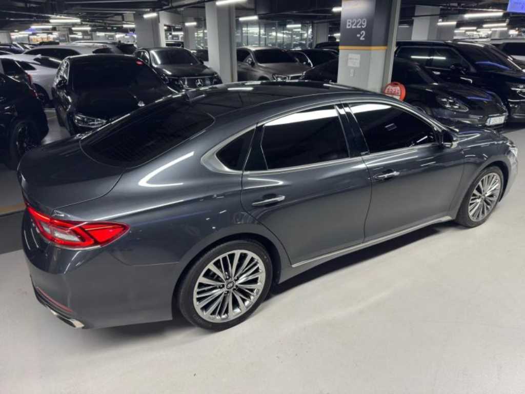 HYUNDAI Grandeur - Vista 5