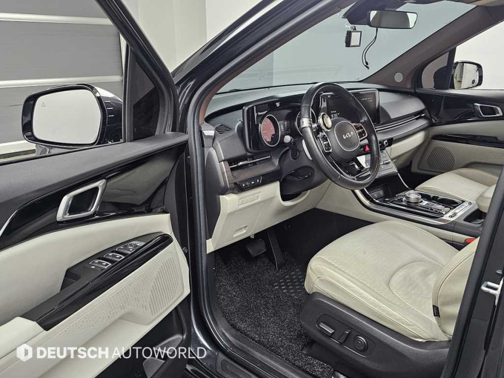 KIA Carnival - Vista 11