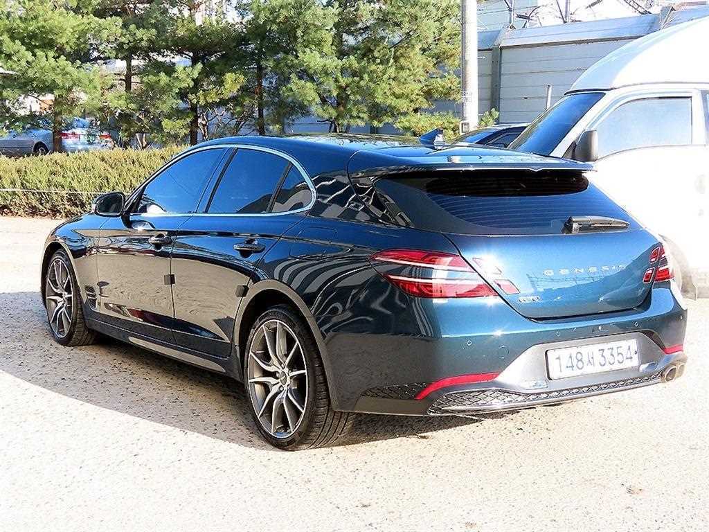 Genesis G70 - Vista 3