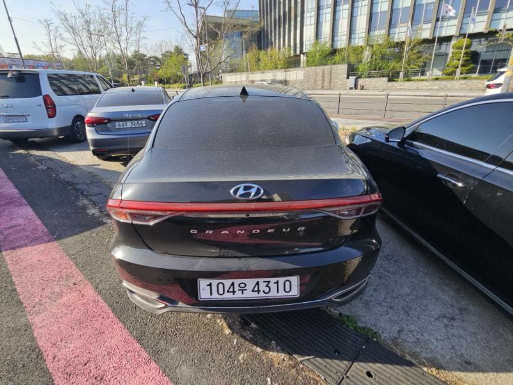 HYUNDAI Grandeur - Vista 4