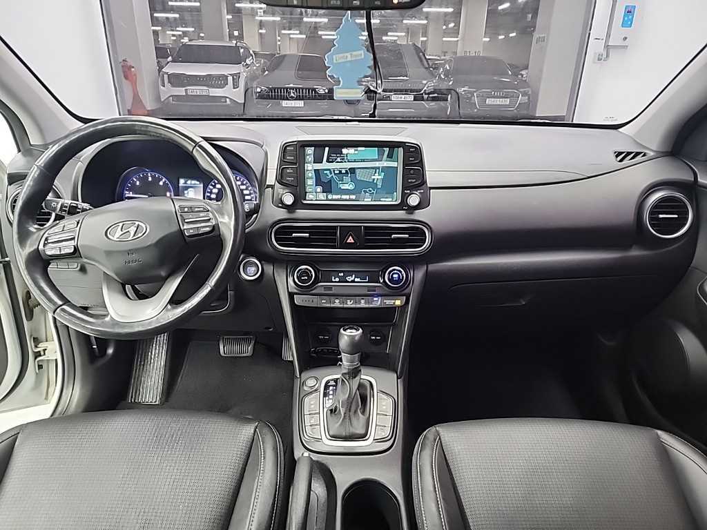HYUNDAI Kona - Vista 7
