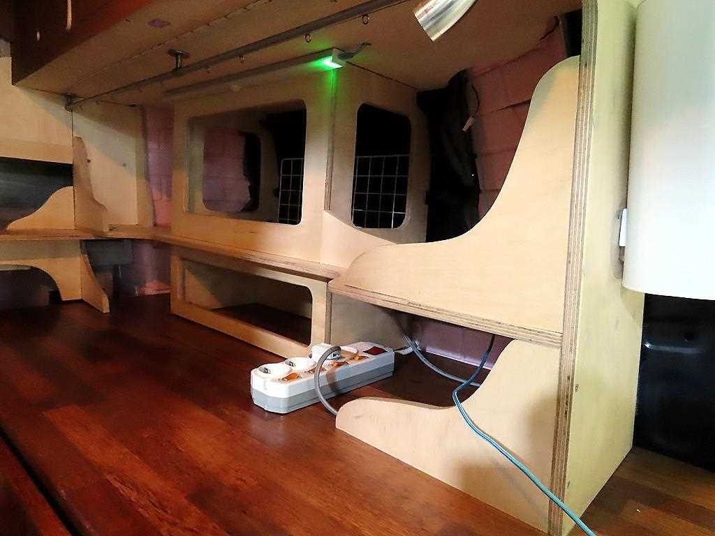 HYUNDAI Staria - Vista 2