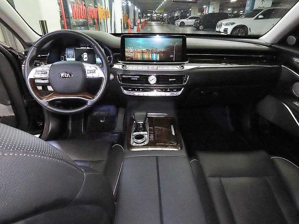 KIA K9 - Vista 9