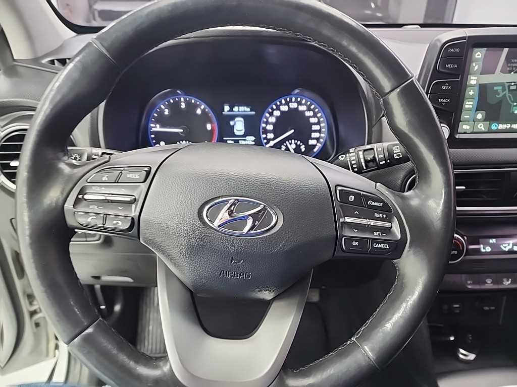 HYUNDAI Kona - Vista 9