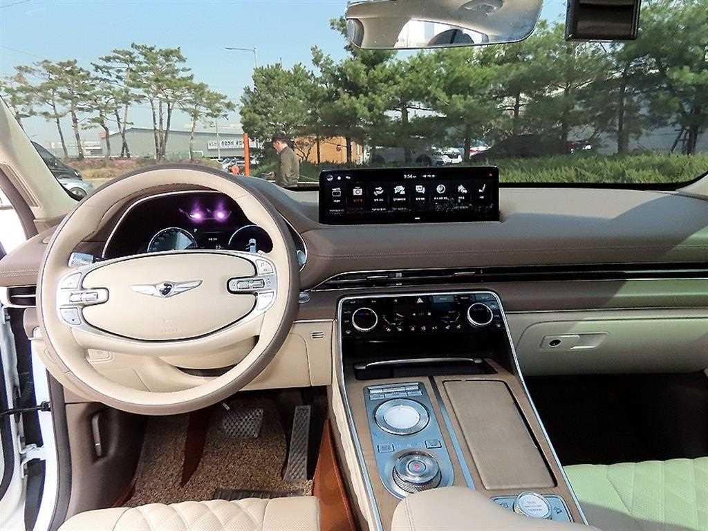 Genesis GV80 - Vista 7