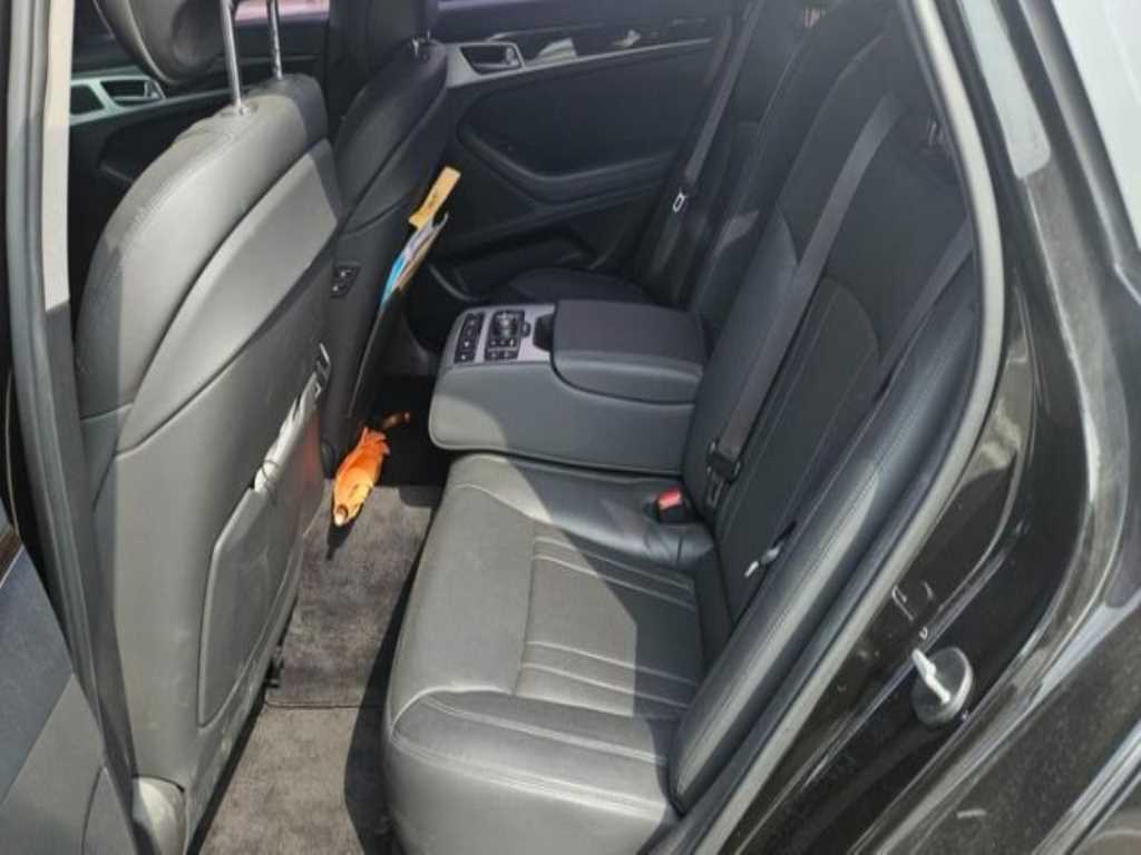 Genesis G80 - Vista 6