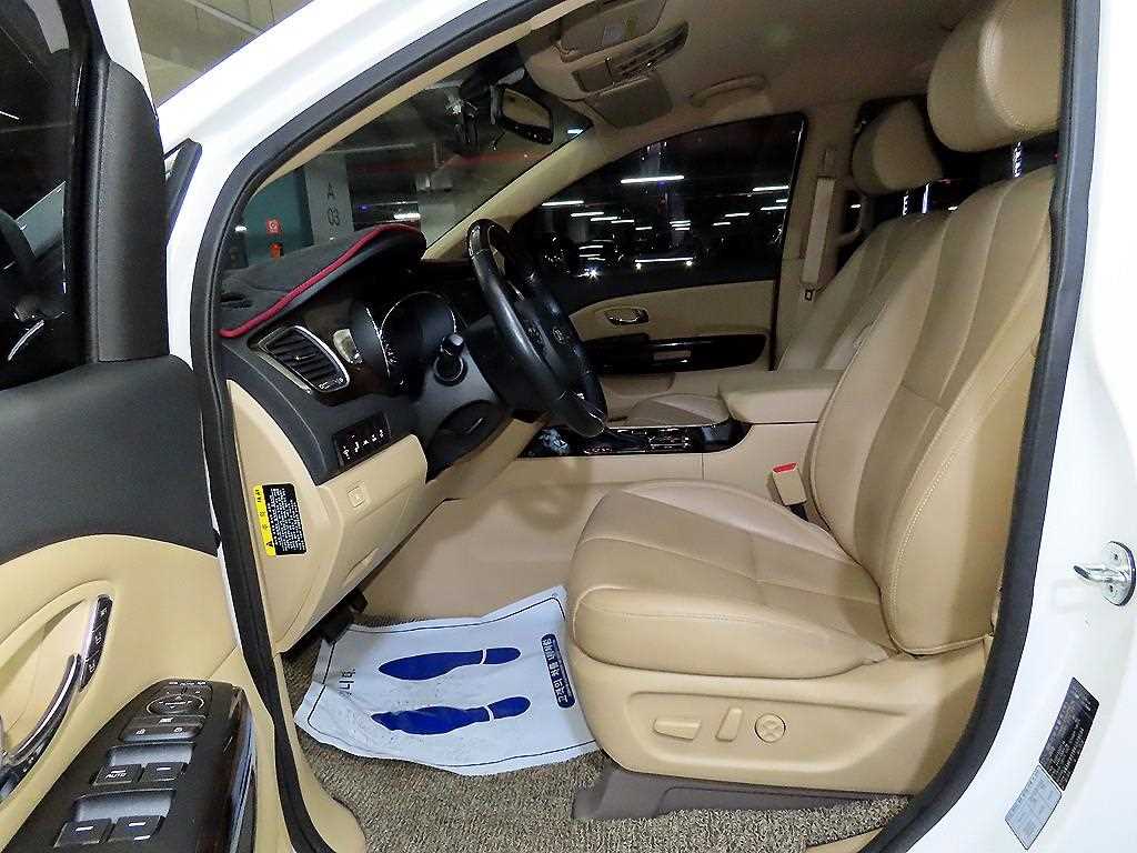 KIA Carnival - Vista 6