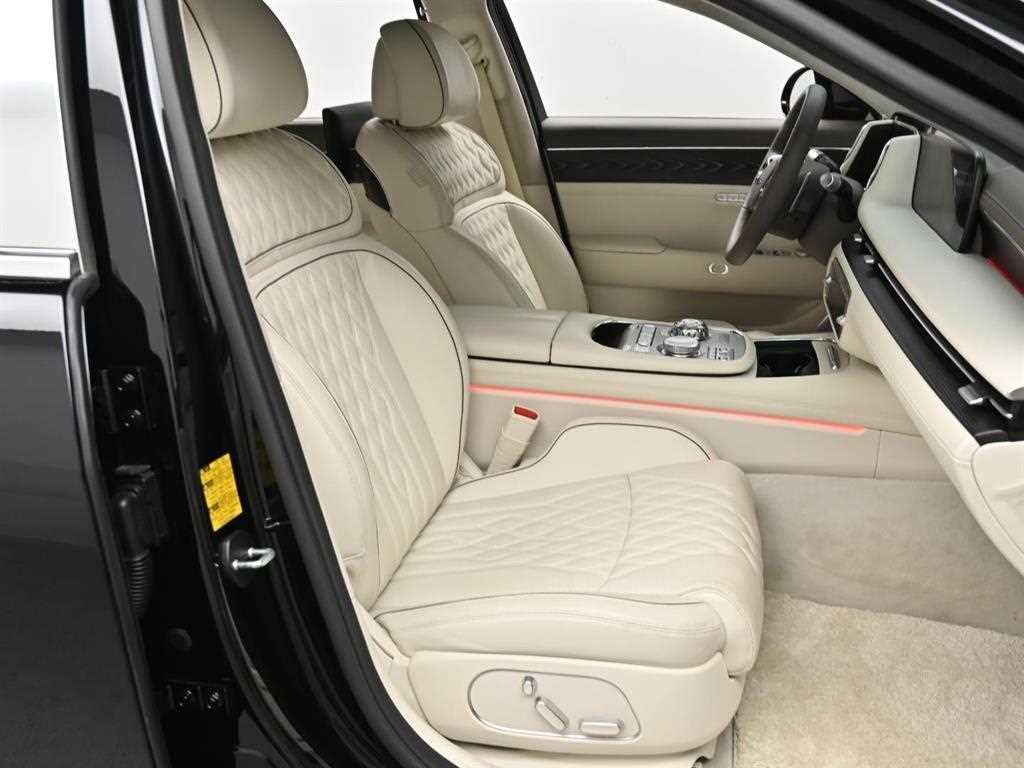 Genesis G90 - Vista 10