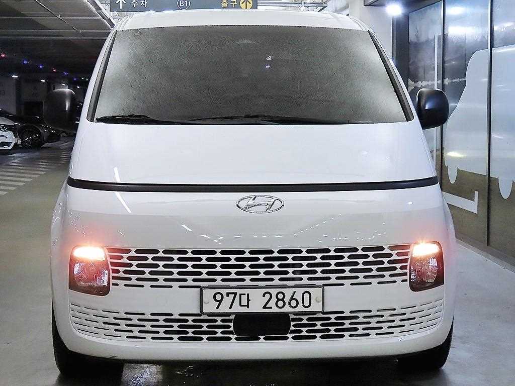 HYUNDAI Staria - Vista 2