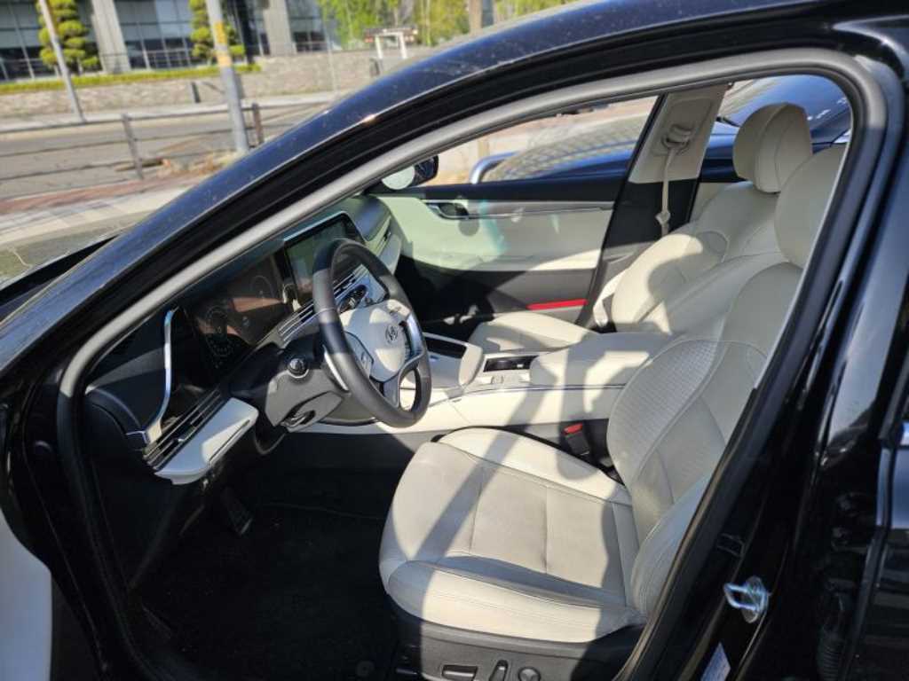 HYUNDAI Grandeur - Vista 7
