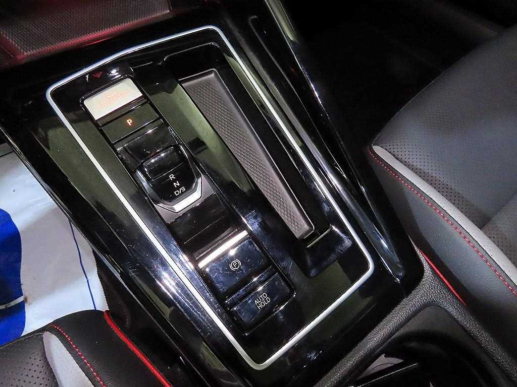 Volkswagen Golf - Vista 12