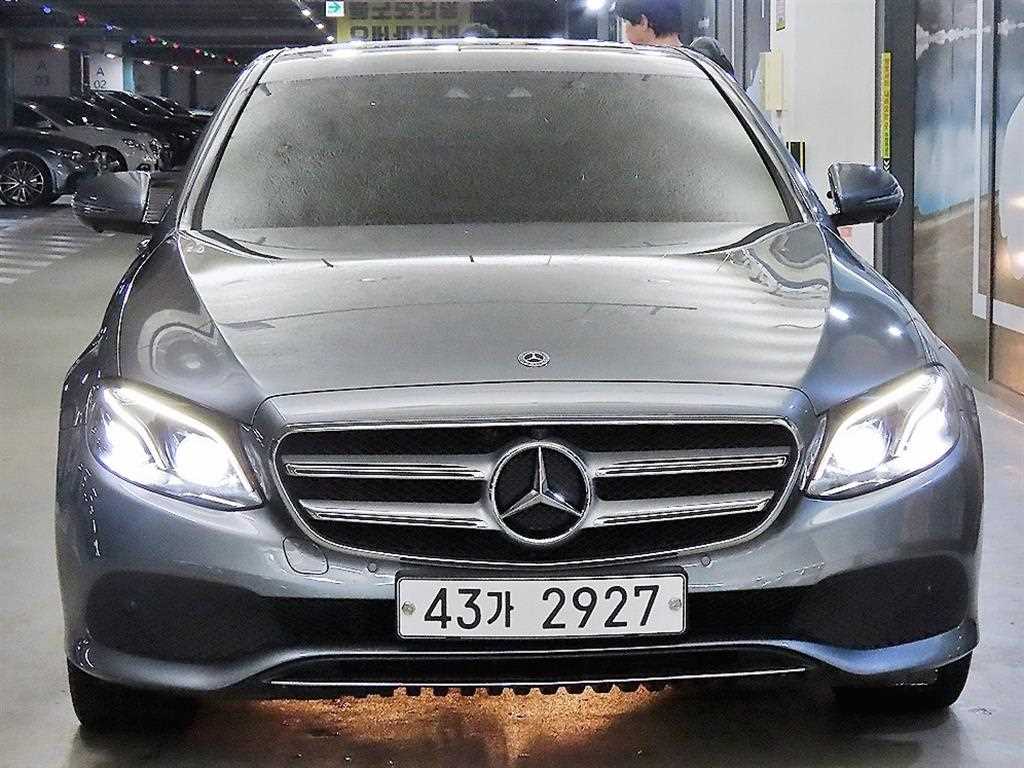 Mercedes Benz E class - Vista 2