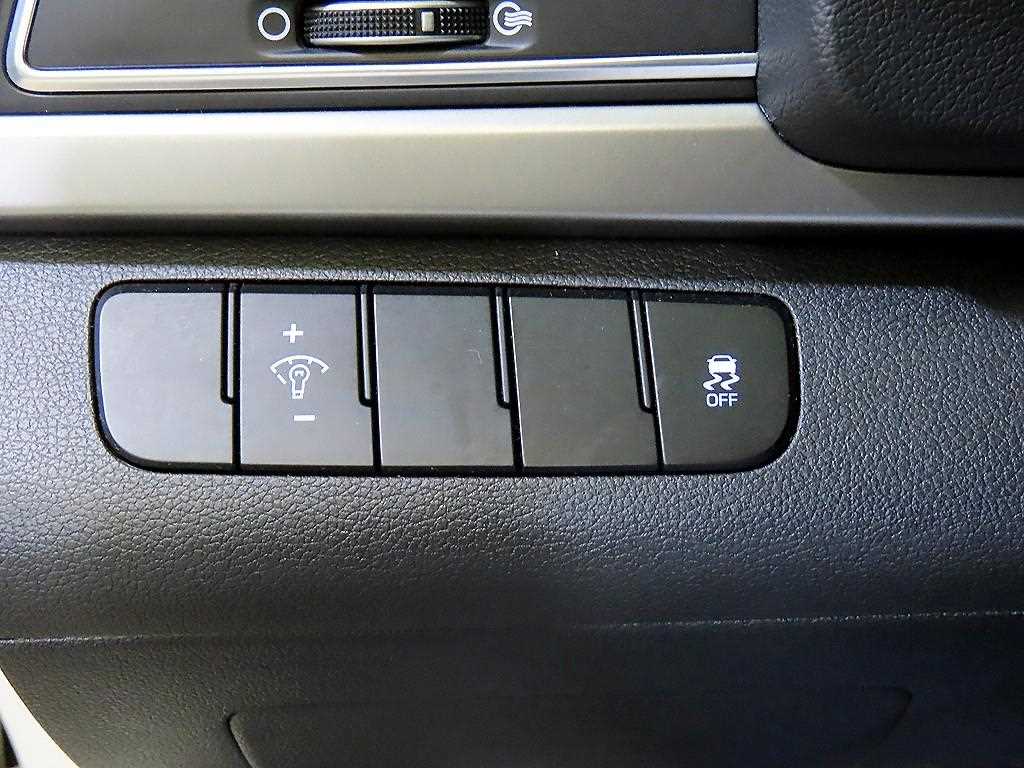 HYUNDAI Avante 2016 Blanco - Importación desde Corea - HF Imports Iquique - Foto 14