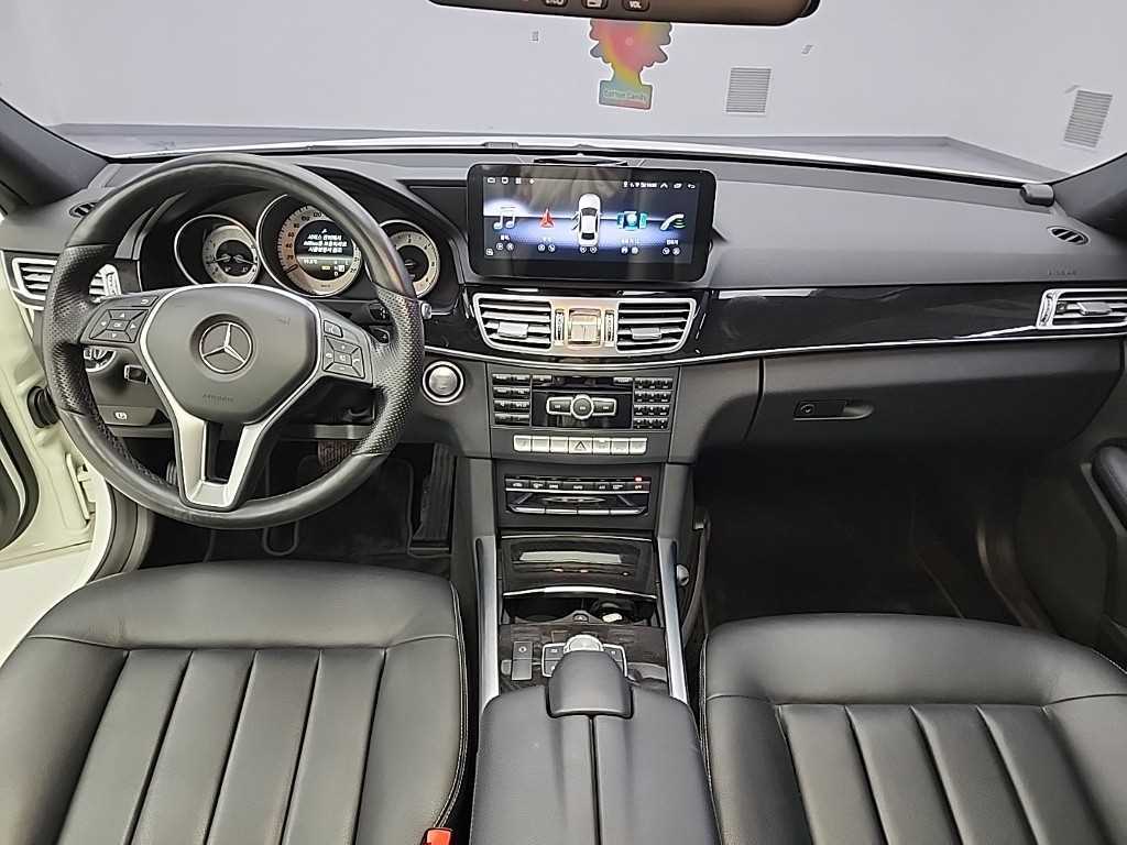 Mercedes Benz E class - Vista 7