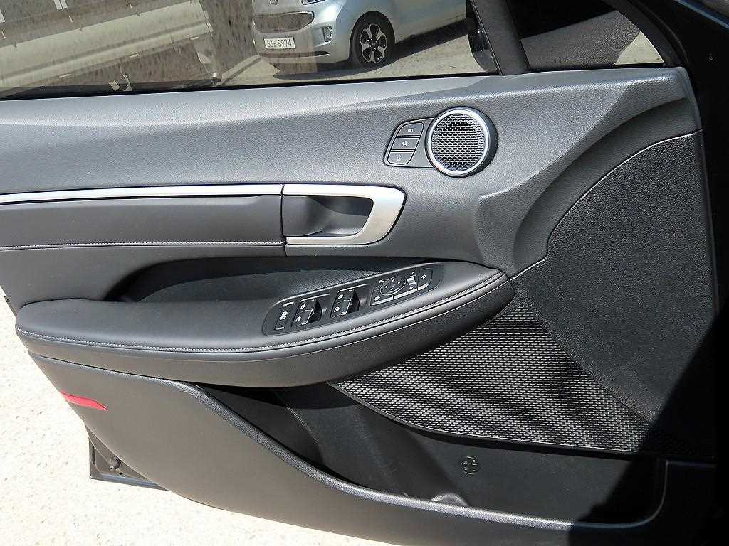 HYUNDAI Sonata - Vista 11