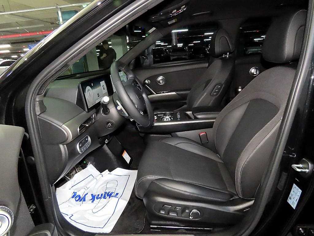 Genesis GV60 - Vista 6