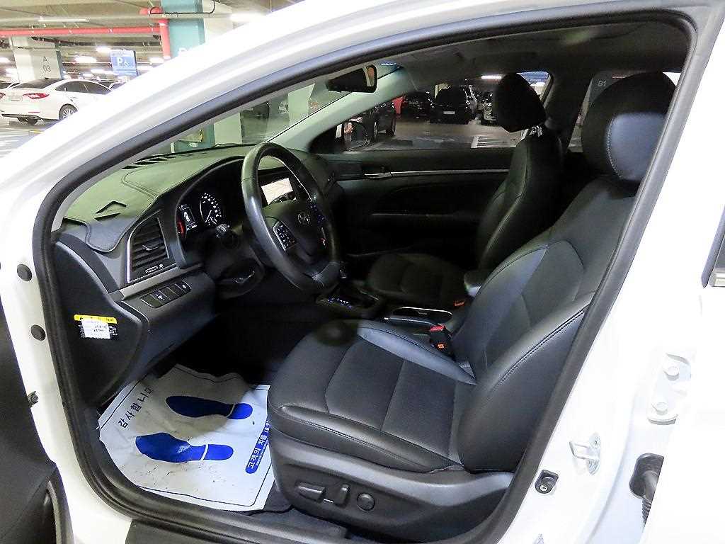 HYUNDAI Avante - Vista 6