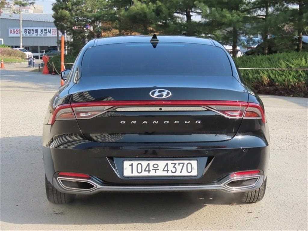 HYUNDAI Grandeur - Vista 4
