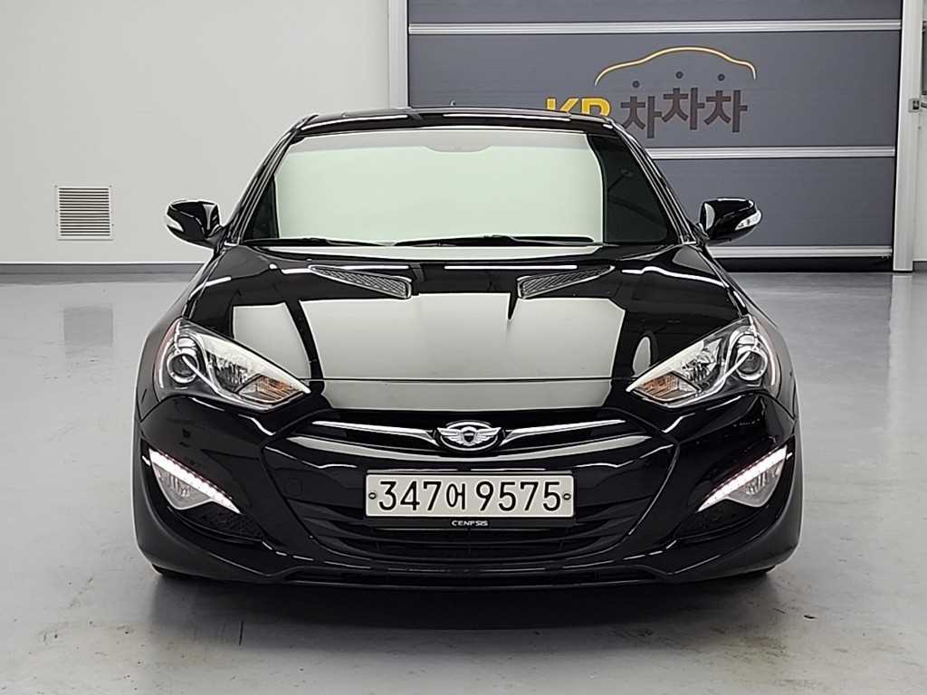 HYUNDAI Genesis - Vista 2