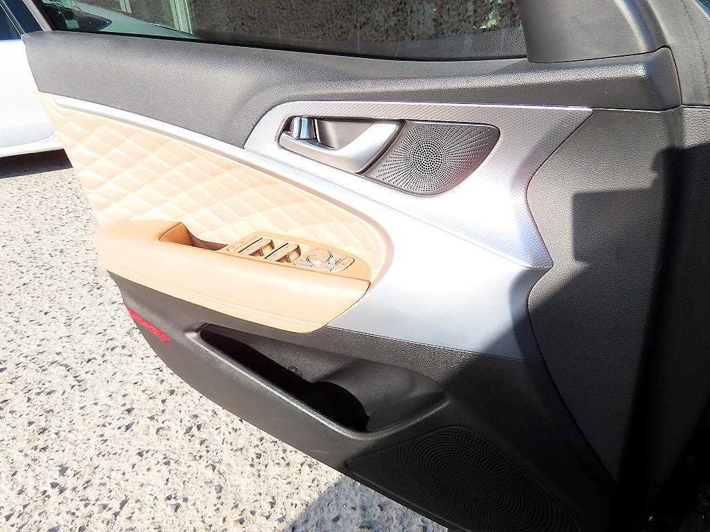 Genesis G70 - Vista 11