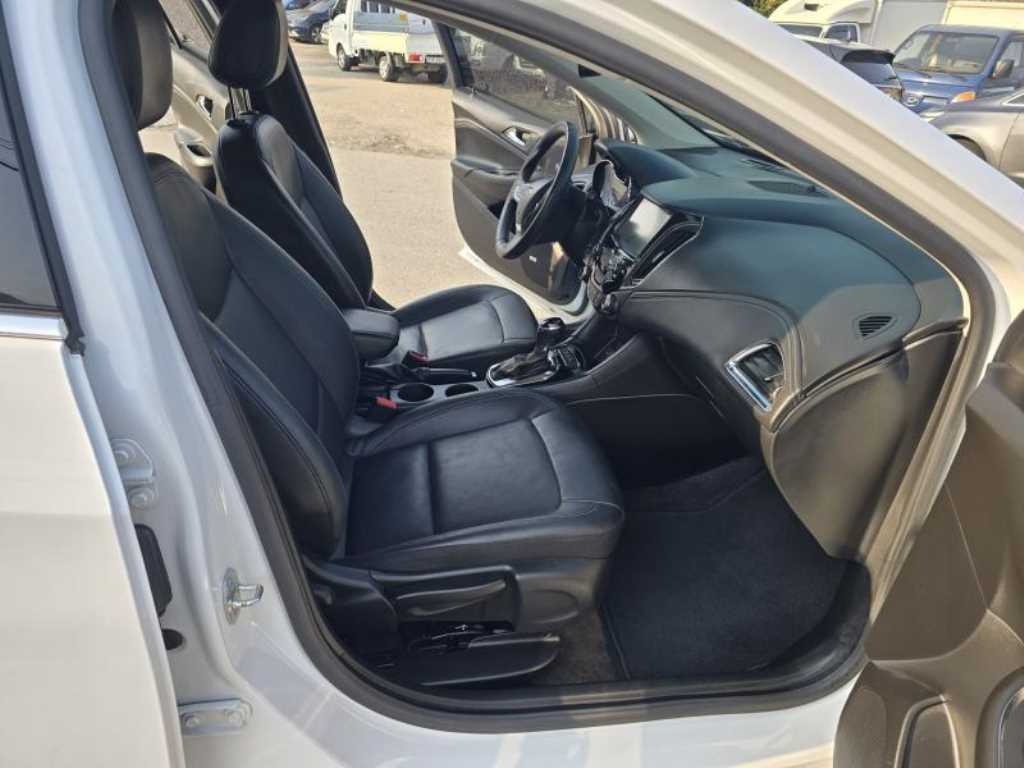 Chevrolet Cruise - Vista 9