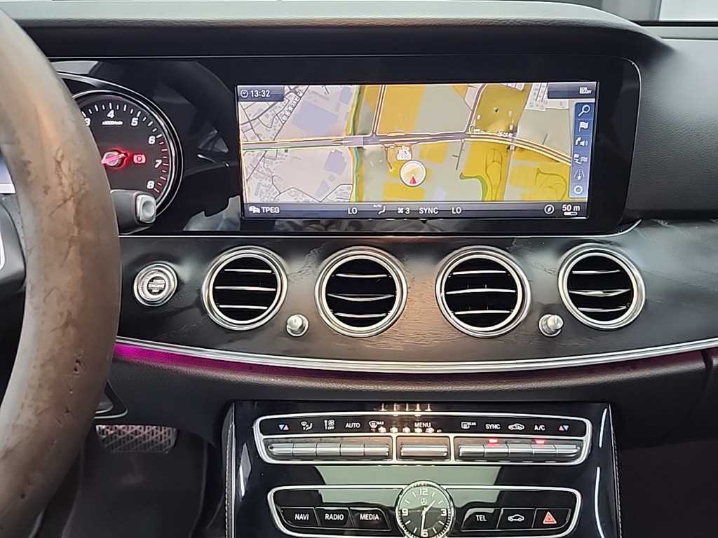 Mercedes Benz E class - Vista 10