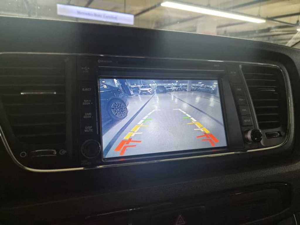 KIA Carnival - Vista 10