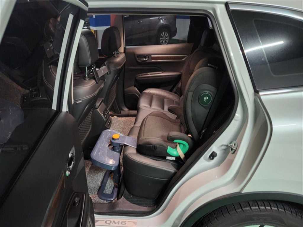 SAMSUNG QM6 - Vista 8