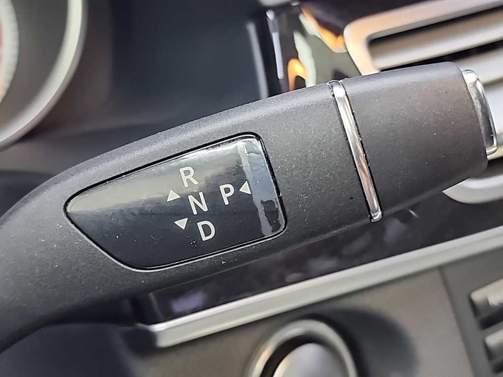 Mercedes Benz E class - Vista 8