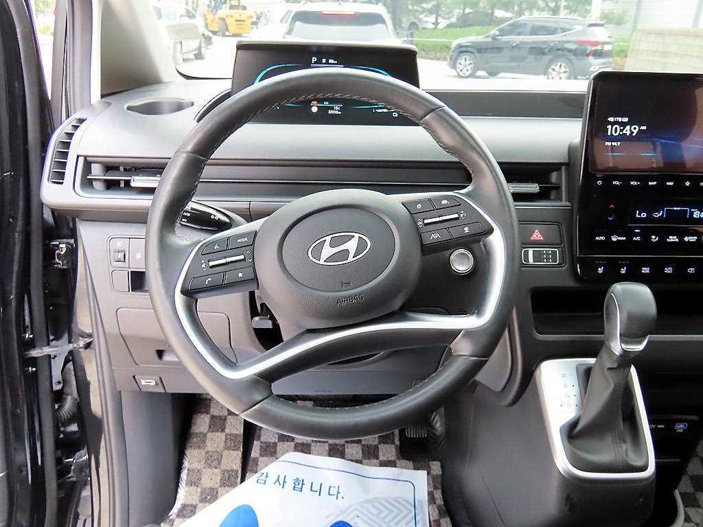 HYUNDAI Staria - Vista 9