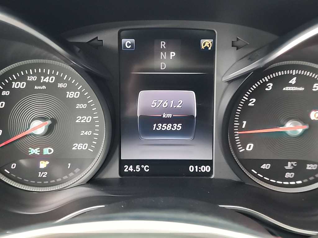 Mercedes Benz C Class - Vista 6