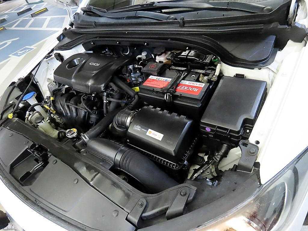 HYUNDAI Avante 2016 Blanco - Importación desde Corea - HF Imports Iquique - Foto 19