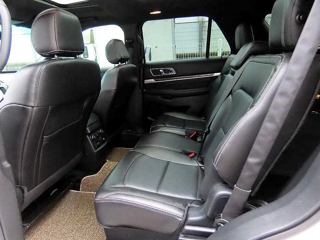 Ford Explorer - Vista 6