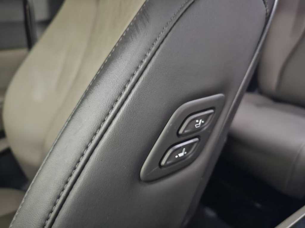 KIA Carnival - Vista 10